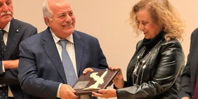 Manfredi insignito con il premio “Ambasciatori di Terre di Puglia”