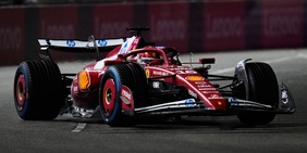 Verstappen domina a Las Vegas, Norris-Piastri squalificati. Ferrari, la posizione di Leclerc-Hamilton