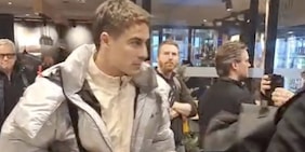 La Juve in aeroporto a Bodo: saluti e selfie con i tifosi