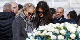 Licia Colò, Pietrangeli e My Way: "Ci ha fatto piangere". Malagò al figlio: "Ora ti faccio sorridere"