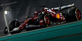 Mondiale F1, Verstappen in Pole ad Abu Dhabi ma le McLaren sono lì. Leclerc salva la Ferrari