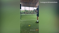 Lady Mertens e Dries, partitina a padel per iniziare la giornata