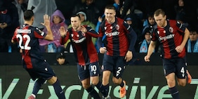 Pagelle Celta Vigo-Bologna: Bernardeschi show, Pobega un gigante