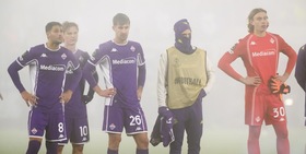 Fiorentina, i tifosi si ribellano: “Calpestati, non ci meritate”. La protesta contro l’Udinese