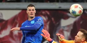 Il Bayer vince in rimonta a Lipsia, decide Schick. Poker del Friburgo a Wolfsburg