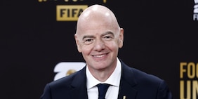 Infantino: «Si cambi l’offside». Giusto!