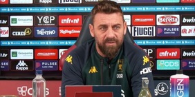 De Rossi e il rigore di Roma: “Var non ci difende”. Su Leali e il mercato: “Guardate la Juve…”