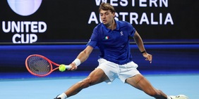 Cobolli non basta, l'Italia apre il 2026 con una sconfitta in United Cup: vince la Svizzera