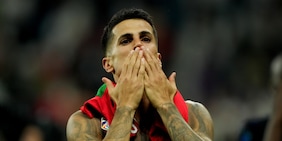 Calciomercato Inter, sfuma Cancelo: va al Barcellona. De Vrij rimane