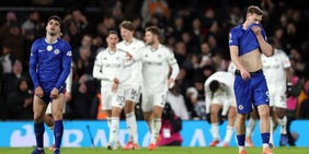 Chelsea ko con il Fulham: esordio amaro per Rosenior dalla tribuna. Il City non vince più, ok Newcastle