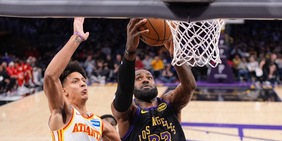Nba, LeBron James e Doncic fanno volare i Lakers: le stelle sono sempre loro