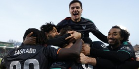 Monza e Frosinone si rallentano, 2-2 pirotecnico e il Venezia ne approfitta: tris al Catanzaro