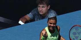 Australian Open, Cobolli eliminato e impaurito: "Sto sempre peggio". Inizio super per Paolini