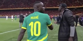 “Mi scuso con il calcio” e “Scene inaccettabili”: bufera Senegal, ma Mané è da applausi