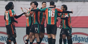 Venezia, una manita per la A. Frosinone di misura. Tris Monza, pari tra Palermo e Modena