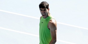 Alcaraz ai quarti dell'Australian Open. Djokovic avanza senza giocare e 'vede' Sinner: ecco perché