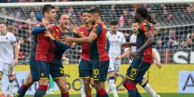 Impresa Genoa, da 0-2 a 3-2: De Rossi ribalta Italiano! Atalanta scatenata, poker al Parma