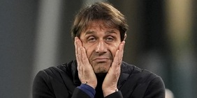 Sconsolato, fischiato, dominato dalla Juve: il ritorno di Conte allo Stadium è un flop totale