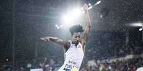 Il solito Furlani vola già lungo, Doualla sprint