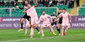 Guida alla 22ª giornata di Serie B. Si comincia con Bari-Palermo, derby Samp-Spezia da brividi