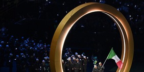 Olimpiadi, ecco chi sono gli ultimi portabandiera Italia per la cerimonia di chiusura di Milano-Cortina