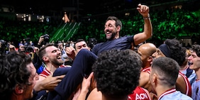 Basket, festa Poeta: "Torino, crocevia della vita"