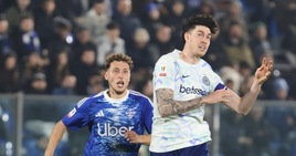 Bastoni, boato di fischi: anche Como non perdona la figuraccia mondiale in Inter-Juventus