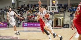 Paffoni Fulgor Basket: ufficiale, Andris Misters resta rossoverde