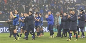 I panzer Bayern spianano l'Atalanta. Ma i suoi splendidi tifosi l'applaudono anche sul 6-1