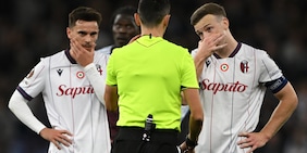 Crollo Bologna a Birmingham: Ravaglia para un rigore, ma l'Aston Villa ne fa quattro