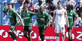 Grosso imbriglia Allegri e il Milan in 10 uomini crolla: la vittoria del Sassuolo per immagini