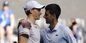 Sinner, la prima volta contro Mochizuki e la semifinale 'old style' contro Djokovic