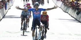 La firma di Van Der Poel:  con forza, cuore, rabbia