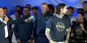 "Chi non salta juventino è": Allegri reagisce così