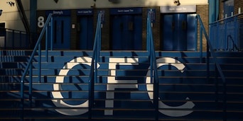 Chelsea sotto inchiesta: 74 capi d’accusa per presunte violazioni. La risposta del club