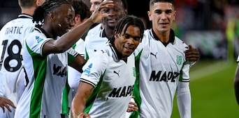 Laurienté-Pinamonti, colpo Sassuolo a Cagliari: Grosso a -2 dalla Juve