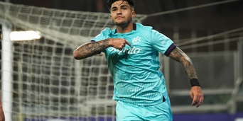 Bologna, Juve agganciata: doppio Castro e Miranda ribaltano il Parma