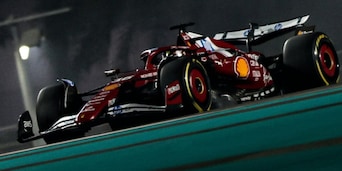 Mondiale F1, Verstappen in Pole ad Abu Dhabi ma le McLaren sono lì. Leclerc salva la Ferrari