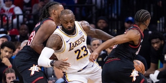 LeBron infinito, i Lakers piegano Philadelphia. Oklahoma non si ferma più