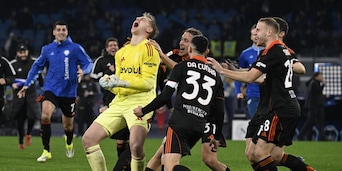 Il Como stende il Napoli ai rigori: Fabregas batte Conte e vola in semifinale, sfiderà l’Inter di Chivu!