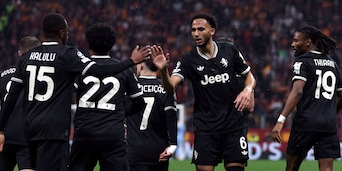 "Torna allo zoo", Kelly non resta in silenzio e denuncia l'insulto razzista: cosa è successo