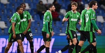 Berardi trascina il Sassuolo con una doppietta, per il Verona è notte fonda: pesante ko al Mapei