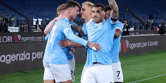 Marusic e la gioia al 92' nello stadio Olimpico vuoto: Lazio-Sassuolo per immagini