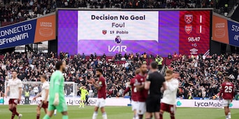 Arbitri e Var bocciati, furia in Inghilterra: il principio violato stravolge tutto