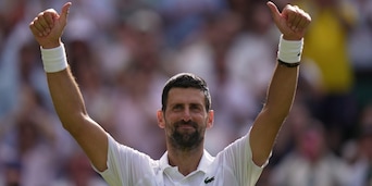 Djokovic storico: batte Safiullin, vola ai quarti e conquista la 106ª vittoria a Wimbledon superando Federer