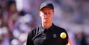Sinner non gioca gli Us Open, il motivo e l'annuncio: "Triste e deluso. Il mio ginocchio destro…"