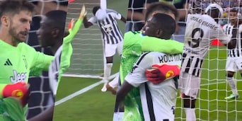 Kolo alla Chiellini: salvataggio fondamentale sulla riga, poi il gesto di Vicario dice tutto!
