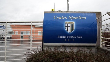 Covid, nuovo positivo nel Parma prima dell'Udinese