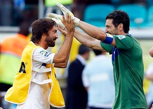 Juve, Buffon su Pirlo: "Devo chiamarti Mister?! In bocca al lupo!"