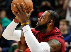 Espn: "LeBron James continuerà ad indossare il 23 per un altro anno"